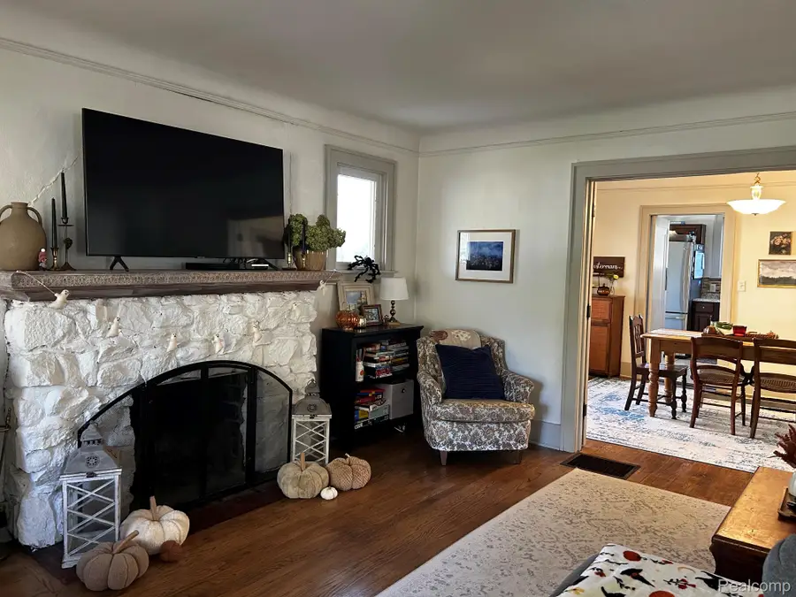 816 E Grand River AVE, Howell, MI 48843 - #3