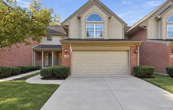 110 Village Place DR, Chelsea, MI 48118