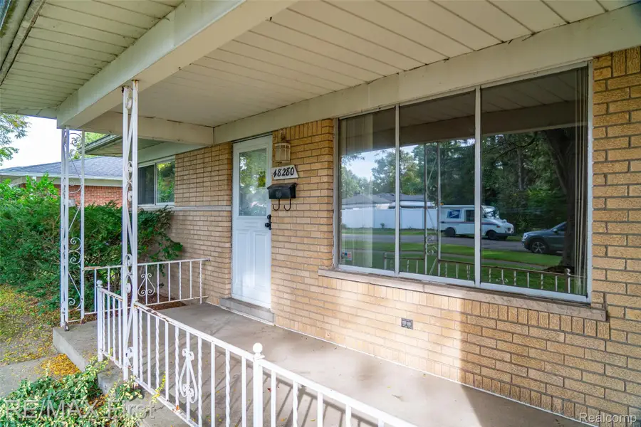 48280 Rex ST, Shelby, MI 48317 - #3