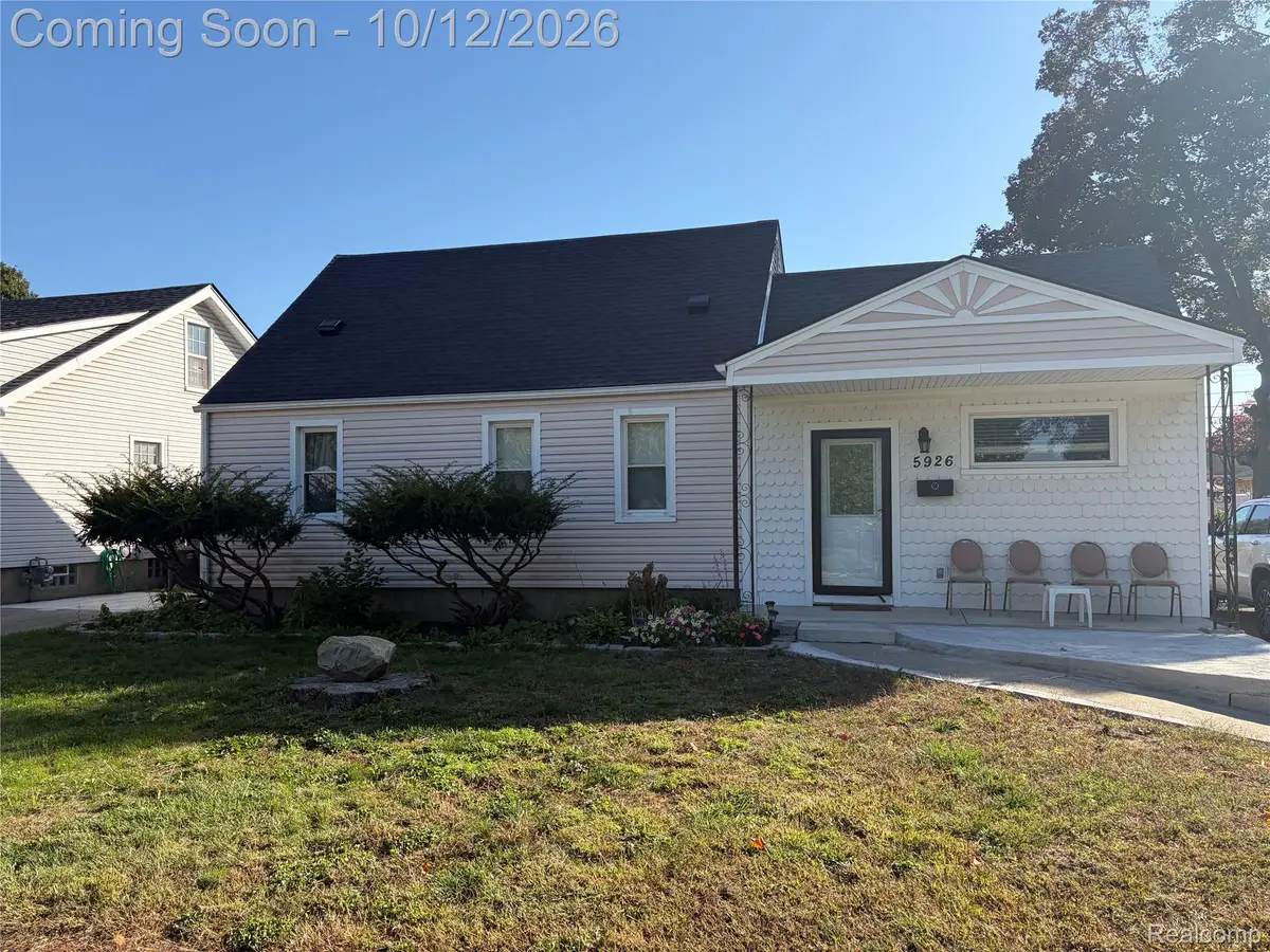 5926 N Silvery LN, Dearborn Heights, MI 48127 - #1