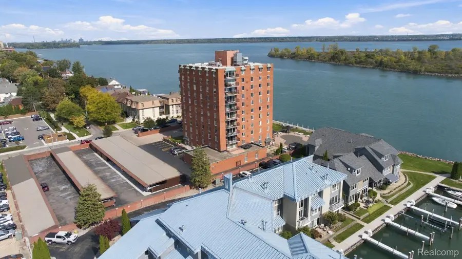 3301 Biddle AVE  # 8B, Wyandotte, MI 48192 - #2