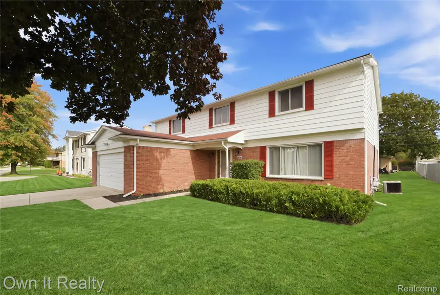29230 Bermuda LN, Southfield, MI 48076 - #3