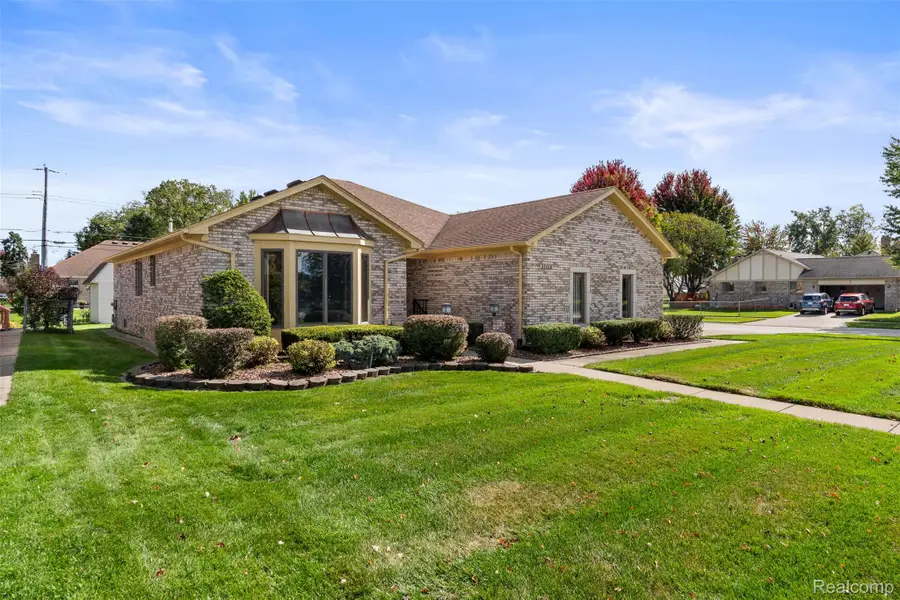 35616 Wellston AVE, Sterling Heights, MI 48312 - #3