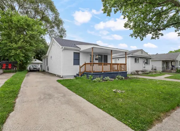 23336 Hoover AVE, HazelPark, MI 48030