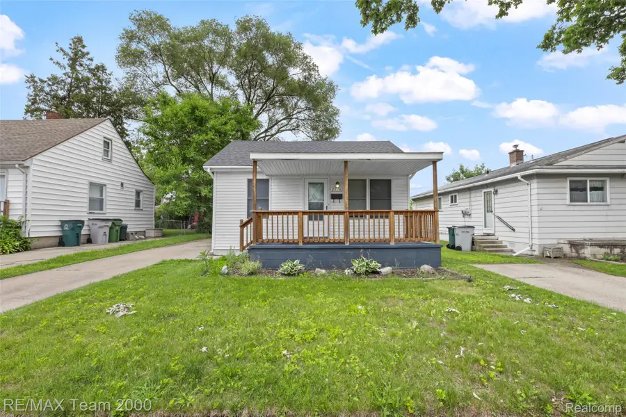 23336 Hoover AVE, Hazel Park, MI 48030 - #3