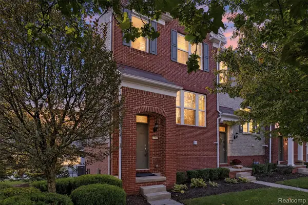 27965 Middleton DR, Novi, MI 48377