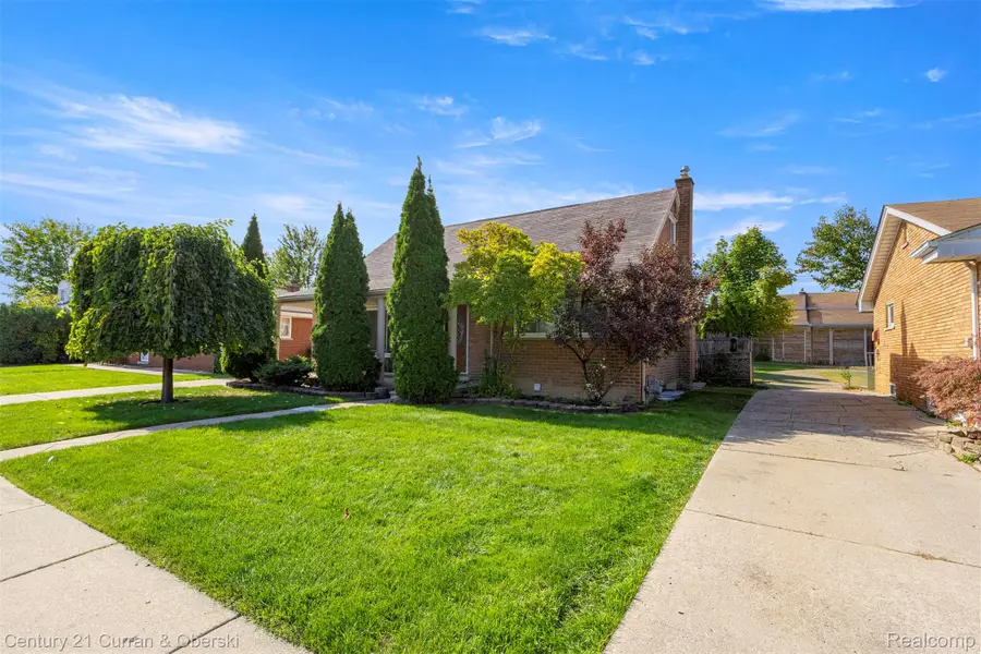 20428 Brooklawn DR, Dearborn Heights, MI 48127 - #2