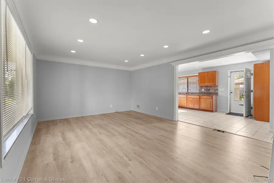 20428 Brooklawn DR, Dearborn Heights, MI 48127 - #3