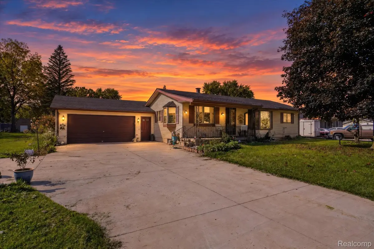 7178 Riegler ST, Grand Blanc, MI 48439 - #1