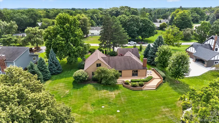 5461 Countryside DR, Saline, MI 48176 - #3