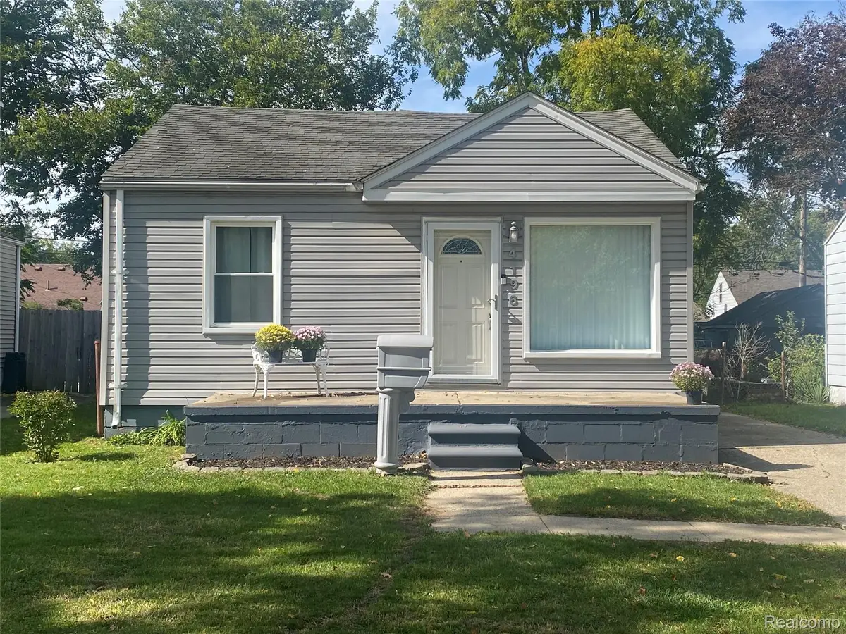 4196 Gloria ST, Wayne, MI 48184 - #1