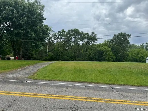 127 N Seymour RD, Flushing, MI 48433