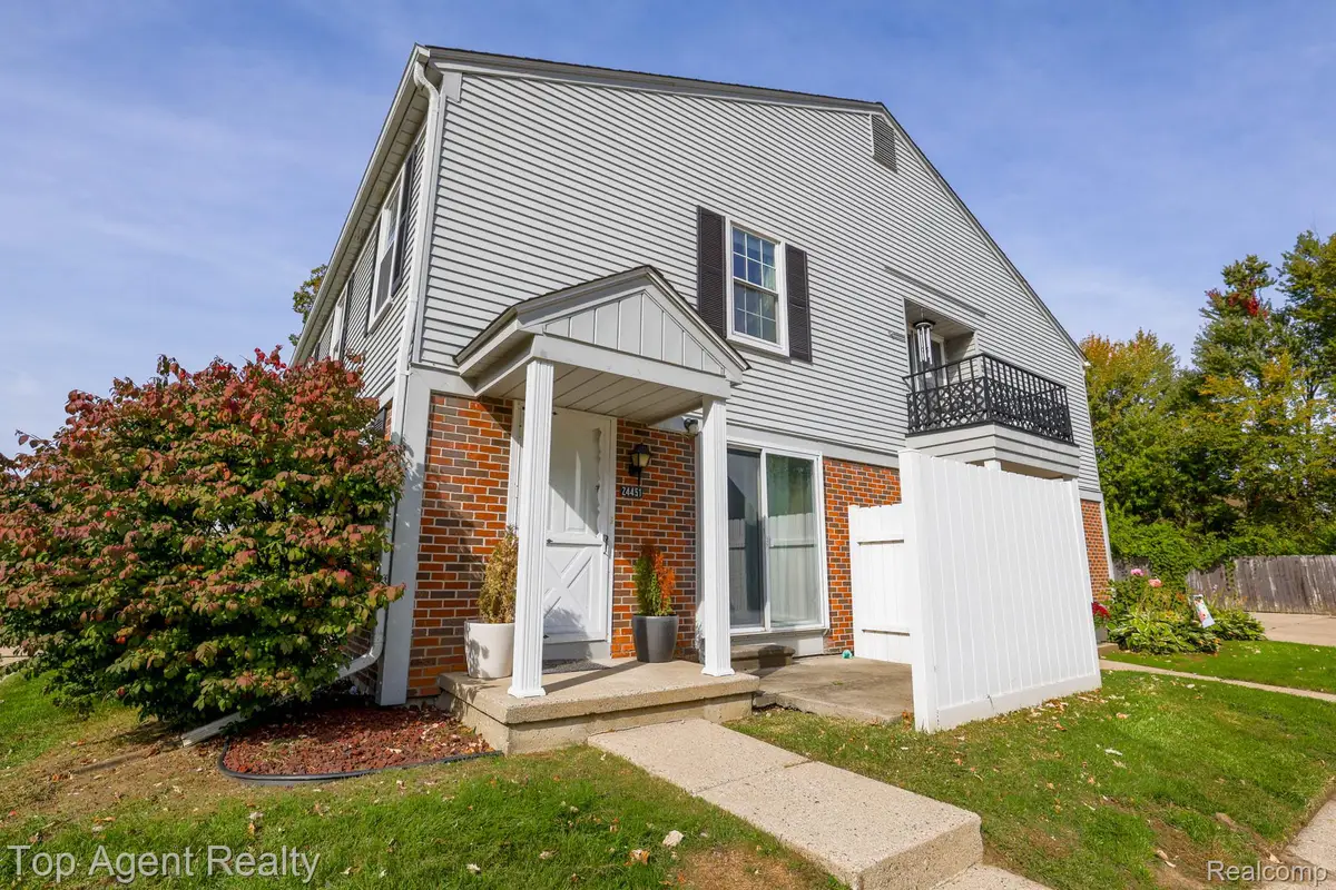 24451 Meadowbridge DR, Clinton Township, MI 48035 - #1