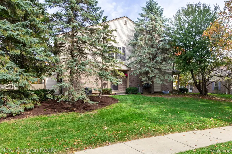3048 Forest Creek CT  # 48, Ann Arbor, MI 48108 - #2