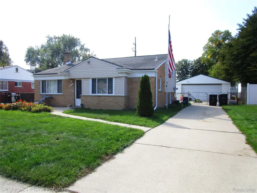 19823 Weyher ST, Livonia, MI 48152 - #2
