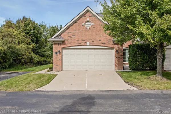 3754 Knightbridge CIR, SterlingHeights, MI 48314