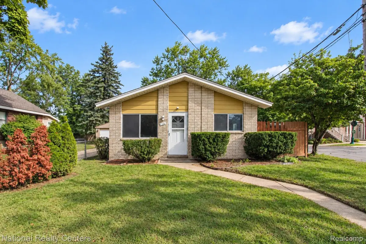 1069 Urbancrest DR, Troy, MI 48083 - #1