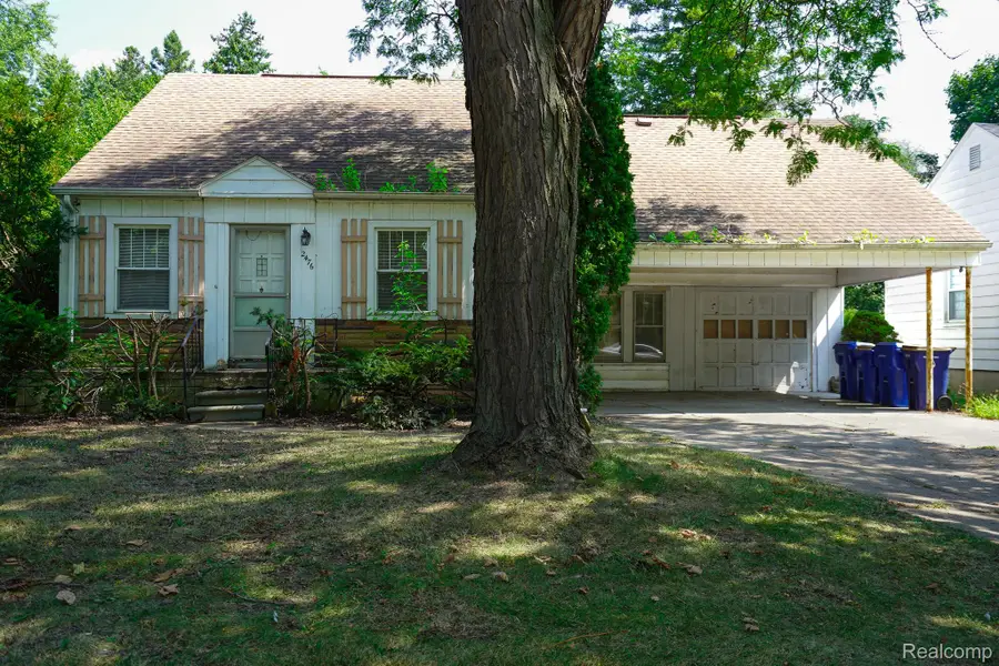 2476 Voorheis RD, Waterford, MI 48328 - #2