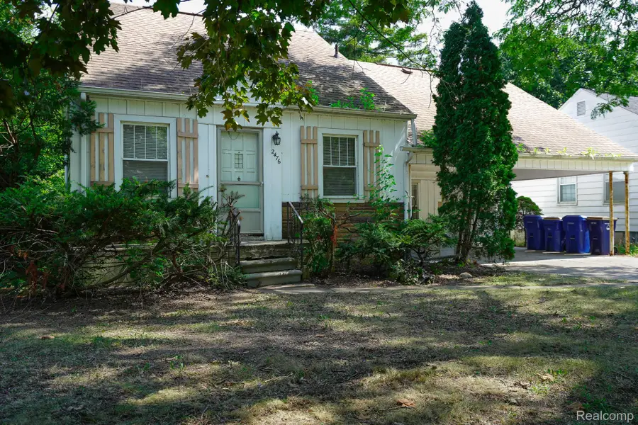 2476 Voorheis RD, Waterford, MI 48328 - #3