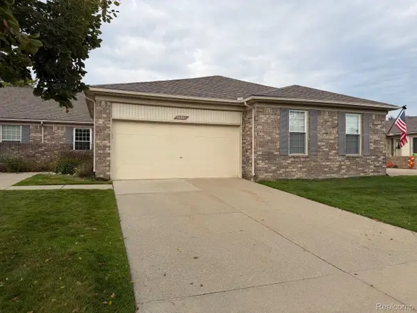 50261 Pepper Tree DR 47 # UNIT 306, Macomb, MI 48044