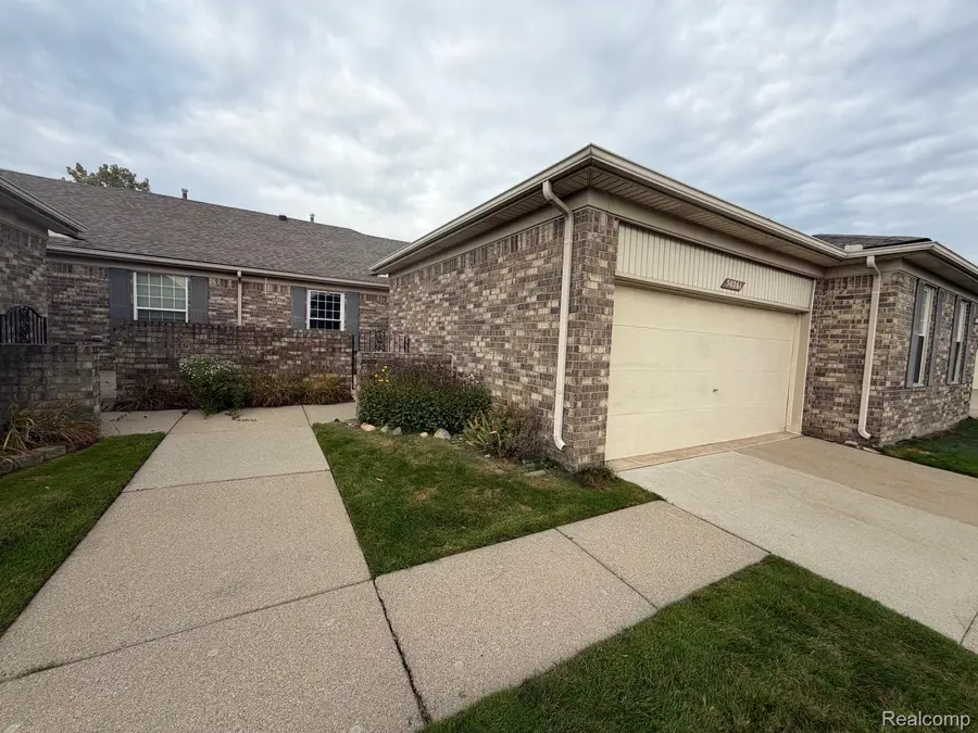50261 Pepper Tree DR 47 # UNIT 306, Macomb, MI 48044 - #2