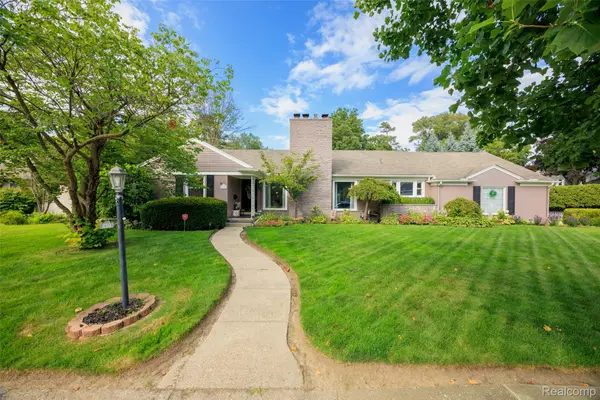290 Stephens RD, GrossePointeFarms, MI 48236