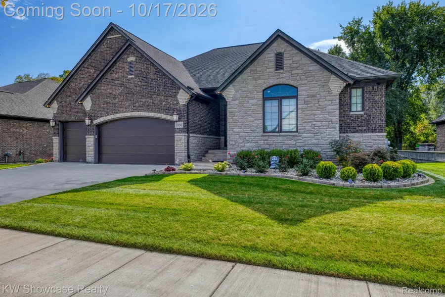 1060 Birkshire RDG, Rochester Hills, MI 48307 - #3
