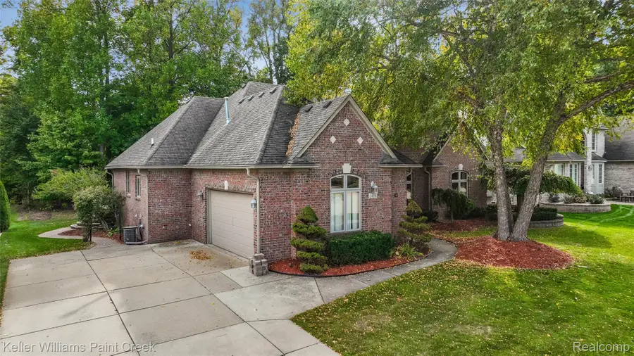 3494 Corkwood DR, Sterling Heights, MI 48314 - #2
