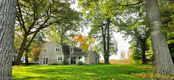 4859 Gallagher BLVD, WhitmoreLake, MI 48189