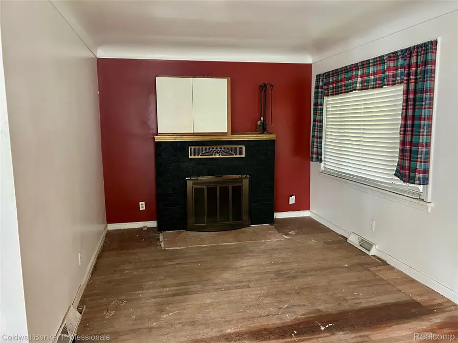 620 Maple ST, Mount Morris, MI 48458 - #3