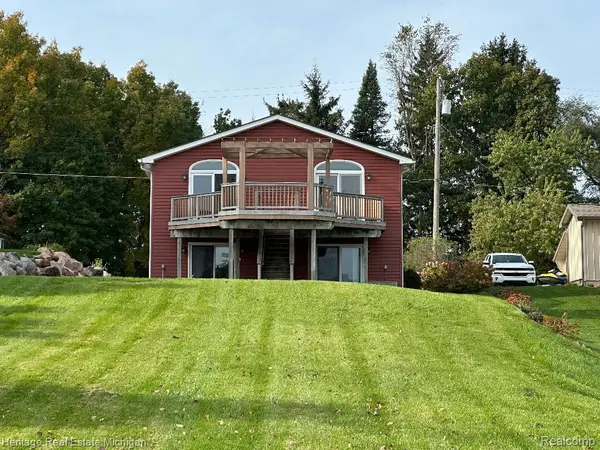 2955 Rubbins RD, Howell, MI 48843