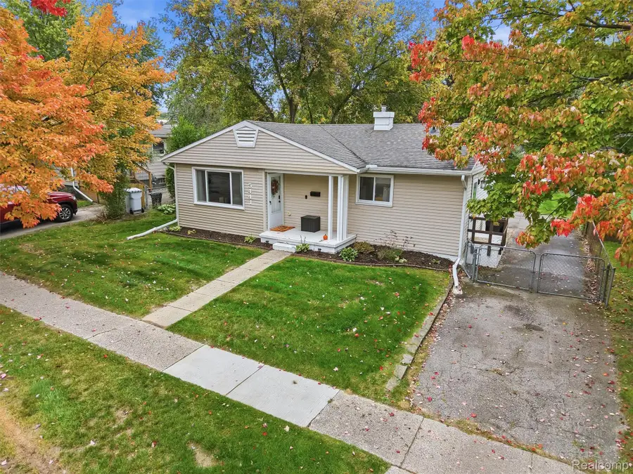 5441 Military AVE, Brighton, MI 48116 - #2