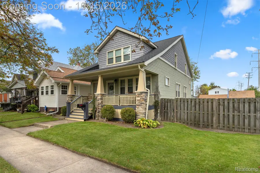 908 Maple ST, Wyandotte, MI 48192 - #2