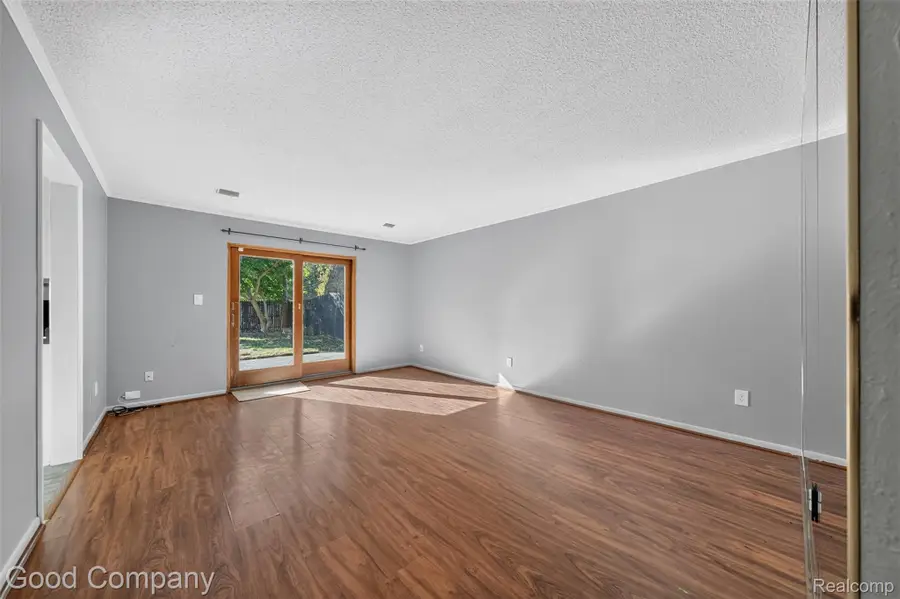 30015 Stockton AVE, Farmington Hills, MI 48336 - #3