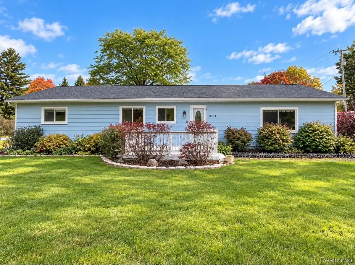2434 N Elba RD, Lapeer, MI 48446 - #1