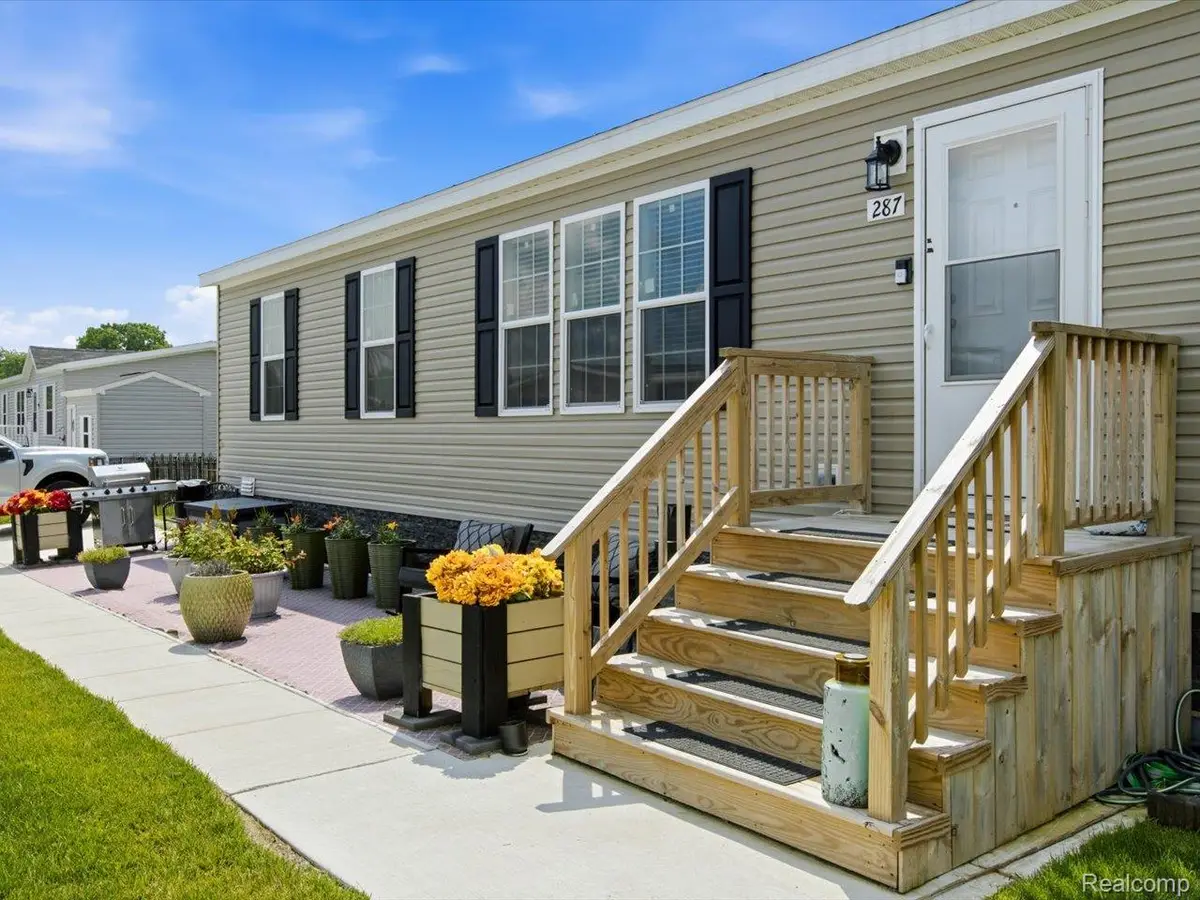 287 Rosebud CT, Port Huron, MI 48060 - #1