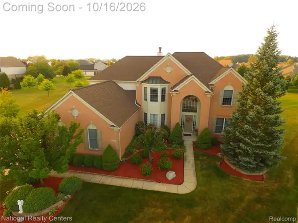 429 Delaford CT, Canton, MI 48188