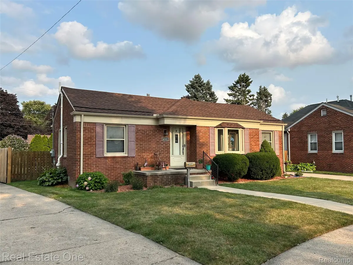 6331 Buckingham AVE, Allen Park, MI 48101 - #1