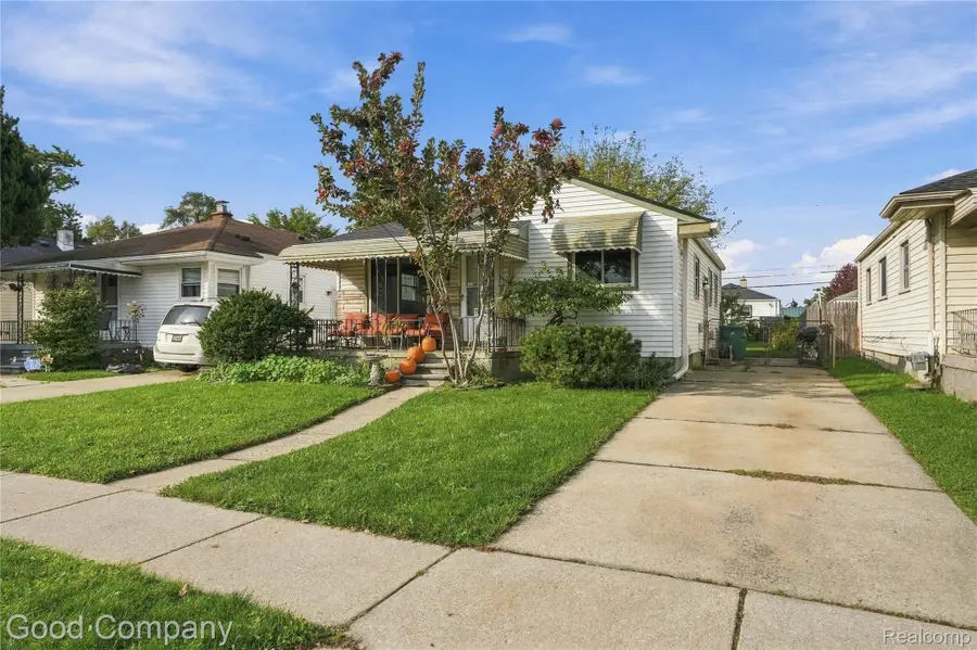 24633 Wilmot AVE, Eastpointe, MI 48021 - #2