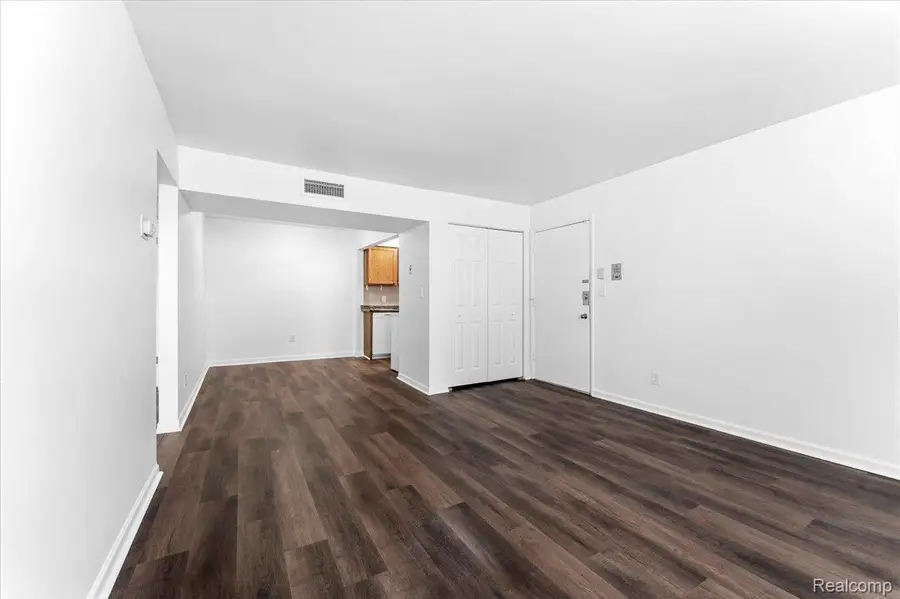 3911 Fort ST, Trenton, MI 48183 - #3