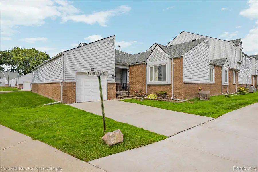 715 Claire Pointe CT E, Saint Clair Shores, MI 48081 - #3
