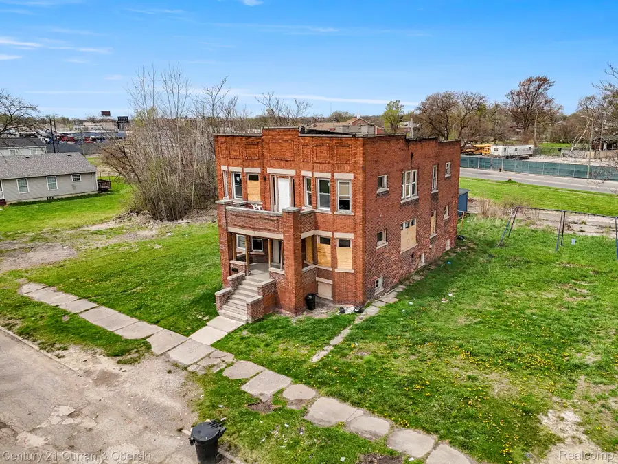 135 STEVENS ST, Highland Park, MI 48203 - #3