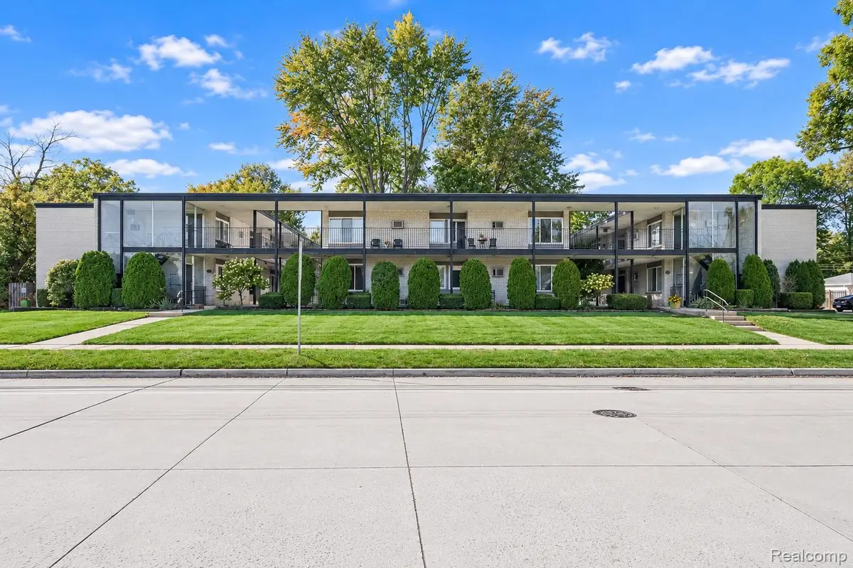 3421 Hillside DR  # 4, Royal Oak, MI 48073 - #1
