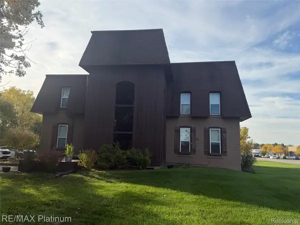 7187 SILVER LAKE RD, Linden, MI 48451