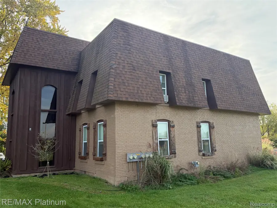 7187 SILVER LAKE RD, Linden, MI 48451 - #2