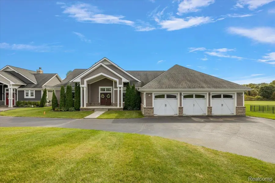 2901 Sleeth RD, Commerce Township, MI 48382 - #3