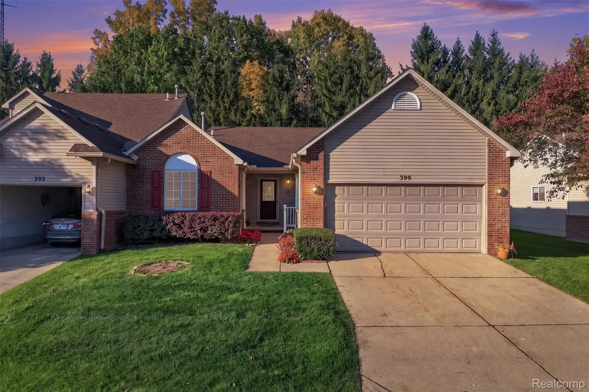 390 Woodfield Square LN, Brighton, MI 48116 - #1