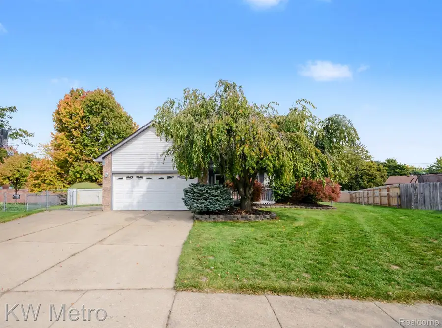 46746 Schimmel CT, Shelby, MI 48317 - #2