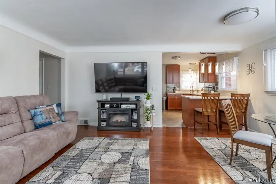 3405 S Lynn CT, Trenton, MI 48183 - #2