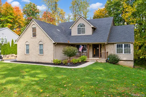 3592 Prescott DR, Howell, MI 48843
